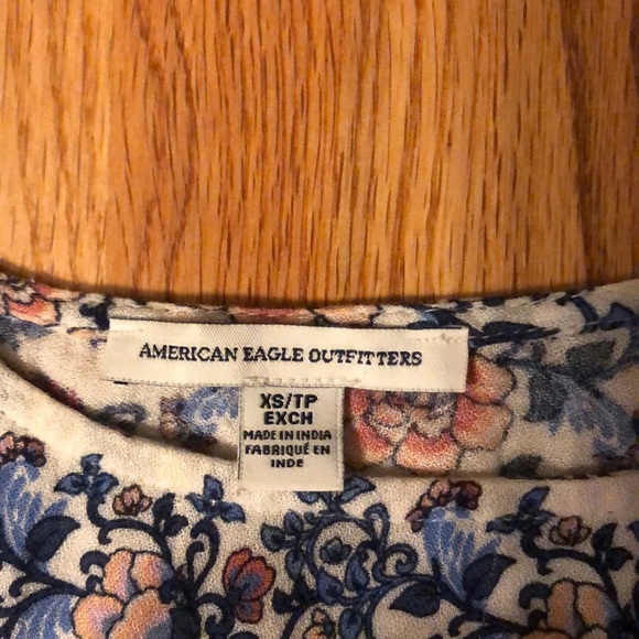 Sleeveless top - Picture 2 of 3